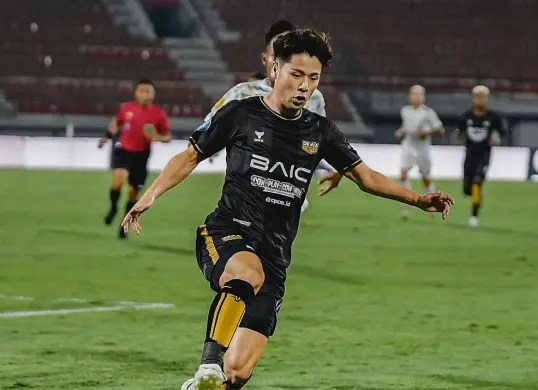 Taisei Marukawa, pemain asal Jepang yang tengah menjalani proses naturalisasi untuk menjadi WNI. (Sumber: Instagram/@taiseimarukawa)