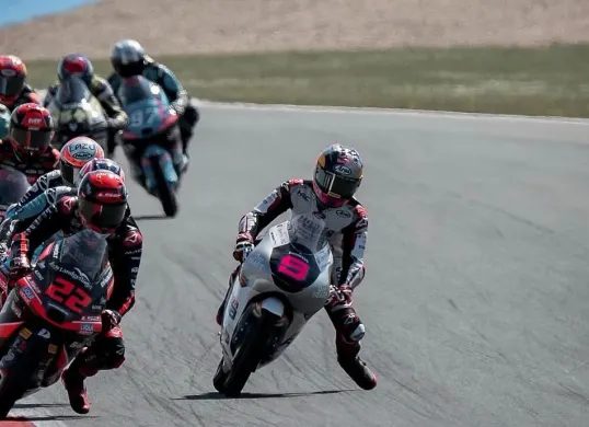 Hasil klasemen Moto3 2026 terbaru usai GP Mandalika. (Sumber: Instagram/@veda_54)