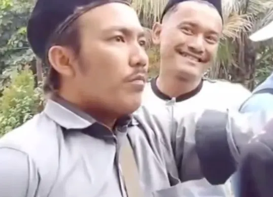 Situasi saat pembubaran jemaat Gereja Kristen Protestan Indonesia (GKPI) Rajeg, Kabupaten Tangerang. (Sumber: X/@txtruangpodcast)