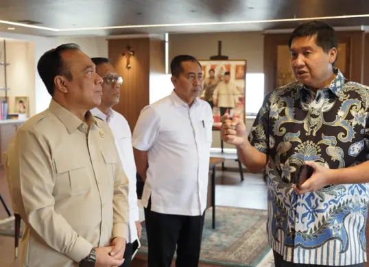 Menteri Perumahan dan Kawasan Permukiman (PKP) Maruarar Sirait (kanan). (Sumber: istimewa)