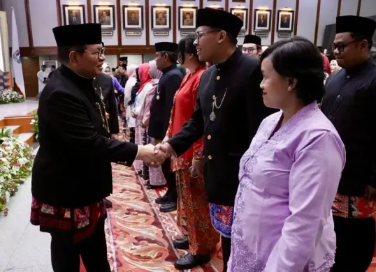 Gubernur Jakarta, Pramono Anung melantik 368 pejabat fungsional di lingkungan kerja Pemprov DKI di Balai Kota Jakarta, Gambir, Jakarta Pusat, Rabu, 14 Oktober 2026. (Sumber: Dok. Istimewa)