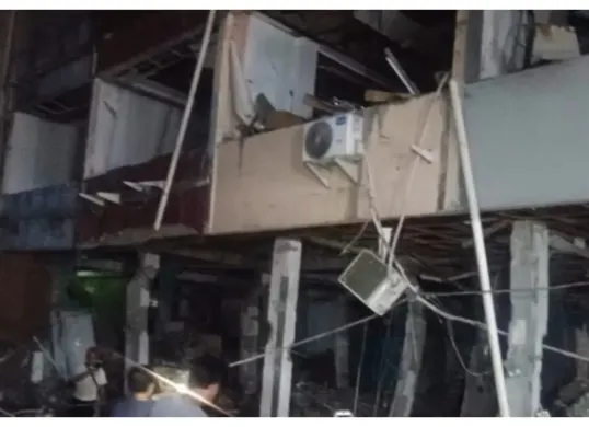 Ledakan dahsyat di Ruko Pasar Cimanggis merusak sekitar empat blok bangunan, pada Rabu malam, 14 Oktober 2026. (Sumber: X/@mizyasal)