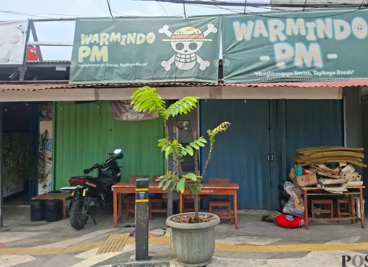 Warkop di Jalan Salak Raya RT 6/RW 1, Kelurahan Depok Jaya, Kecamatan Pancoran Mas, Kota Depok, Jawa Barat, diduga jadi sasaran pencurian, Minggu, 18 Oktober 2026. (Sumber: Poskota/Angga Pahlevi)