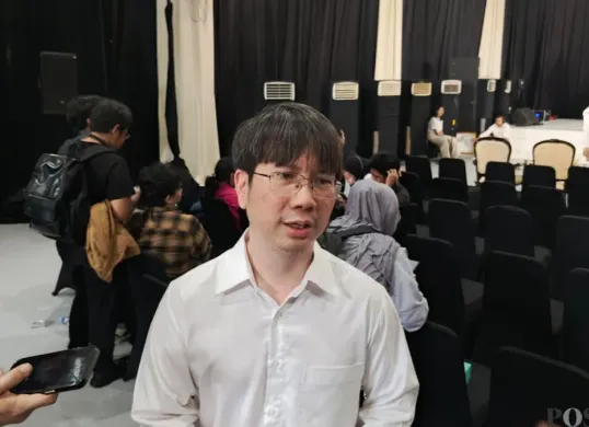 Korban KSP Indosurya, Wan Teddy Adrian, saat ditemui di kantor Badan Pemulihan Aset (BPA) Kejaksaan, Jakarta Selatan, Selasa, 20 Oktober 2026. (Sumber: Poskota/Ali Mansur)