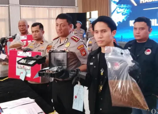 Polres Cimahi melaksanakan ungkap kasus peredaran dan penyalahgunaan narkoba. (Sumber: Poskota/Gatot Poedji Utomo)