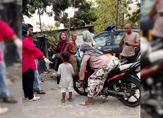 Seorang ibu di Ponorogo meninggal dunia di atas motor saat ingin berobat (Dok. Threads/@aishsholihah)