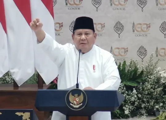 Presiden Prabowo Subianto menyampaikan apresiasi kepada jajaran Kabinet Merah Putih dalam Sidang Kabinet Paripurna di Istana Merdeka, Jakarta, pada 21 Oktober 2026. (Sumber: Gerindra)