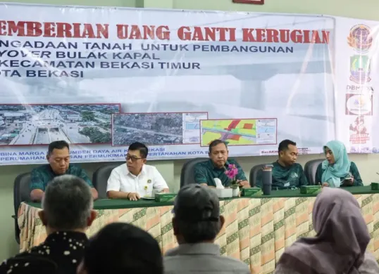 Proses pembayaran penggantian tanah untuk pembangunan Flyover Bulak Kapal di Kantor Kecamatan Bekasi Timur, Kota Bekasi, Selasa, 20 Oktober 2026. (Sumber: Dok. Istimewa)