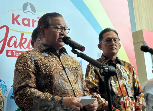 Gubernur Jakarta, Pramono Anung memberikan keterangan di kawasan Pancoran, Jakarta Selatan, Kamis, 22 Oktober 2026. (Sumber: Poskota/Syifa Putri)