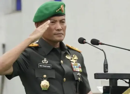 Letjen Widi Prasetijono dituntut 10 tahun penjara dan dipecat dari TNI AD dalam kasus dugaan korupsi. (Sumber: Instagram/@kodiklat_angkatan_darat)