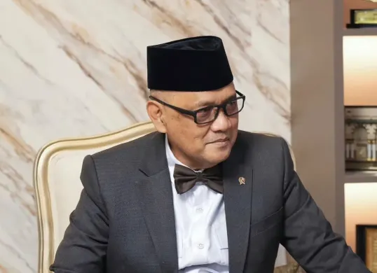 Dua anak Menteri Haji Mochamad Irfan Yusuf, Barbarossa dan Gibran, tercatat sebagai tenaga ahli kementerian. (Sumber: Instagram/@gus.irfanyusuf)