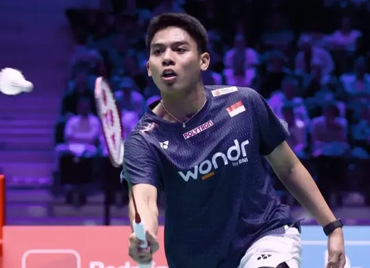 Pebulu tangkis Indonesia, Mohammad Zaki Ubaidillah kalah dalam final French Open 2026. (Sumber: Instagram/@badminton.ina)