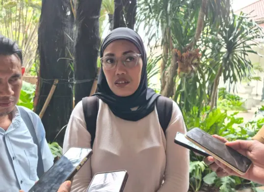 Perwakilan Warga Jakarta Bersatu, Novi saat di wawancara di Balai Kota DKI Jakarta, Senin (26/10/2026). (Sumber: Istimewa)