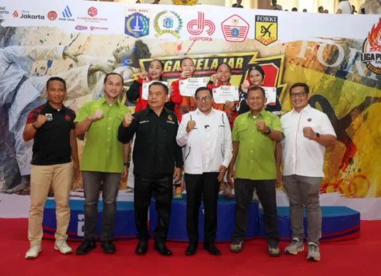 Ketua DPRD DKI Jakarta Suhud Alynudin buka Liga Pelajar Karate DKI Jakarta Series II guna persiapan PON 2028. (Sumber: Istimewa)
