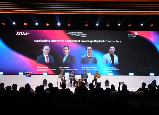 VP Sales & Marketing NeutraDC, Erik Orbandi menjadi panelis dalam sesi Sovereign Technology & National Compute pada Sovereign Tech Summit 2026, bagian dari rangkaian BTW 2026 di Denpasar, Bali, Kamis, 22 Oktober 2026. (Sumber: Dok. Telkom)
