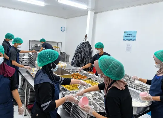 Kepala KPPG Bogor, Haidir, menyebut keberadaan dapur MBG telah menciptakan hampir 100 ribu lapangan kerja baru di tujuh wilayah guna mendorong ekonomi masyarakat. (Sumber: Istimewa)
