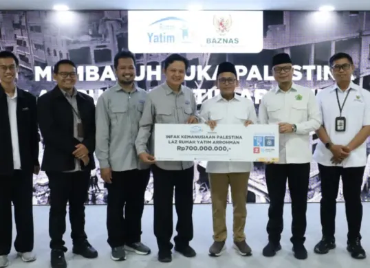 Baznas RI kembali menerima infak kemanusiaan tahap keempat dari Lembaga Amil Zakat (LAZ) Rumah Yatim Arrohman sebesar Rp700 juta. (Sumber: Baznas)