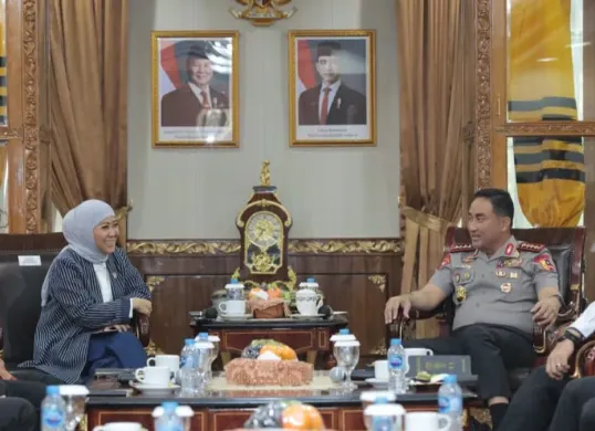 Kapolri Jenderal Polisi Suyudi Ario Seto mendukung langkah Menkomdigi Meutya Viada Hafid dalam meminimalisir tindak kejahatan di ruang digital di Mabes Polri, Jakarta Selatan, Selasa, 27 Oktober 2026. (Sumber: Dok. Mabes Polri)
