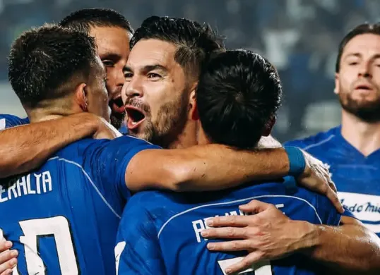 Prediksi susunan pemain Persib Bandung vs Melbourne Victory di ACL Two 2026/2027. (Sumber: Instagram/@persib)