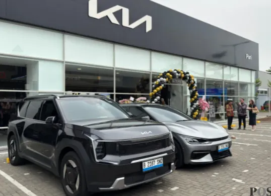 Kia Sales Indonesia meresmikan Kia Puri di Jakarta Barat dengan layanan penjualan, servis, dan suku cadang resmi. (Sumber: Poskota/Aldi Harlanda Irawan)