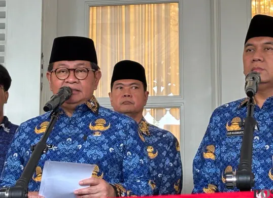 Gubernur DKI Jakarta, Pramono Anung saat memberikan imbauan untuk para peserta demonstrasi. (Sumber: Poskota/Syifa)