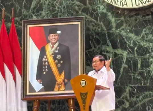 Potret Gubernur DKI Jakarta, Pramono Anung di Balai Kota Jakarta. (Sumber: Poskota/Syifa)