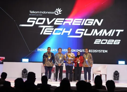 Chief of Product Telin Azmal Yahya memberikan paparannya dalam sesi diskusi pada agenda Bali Tech Week (BTW) 2026. (Sumber: Telkom)