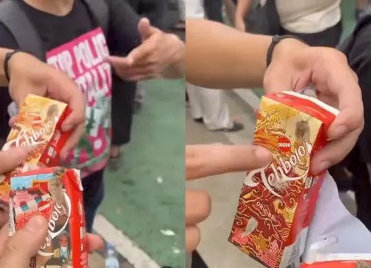Minuman teh kemasan yang dibagikan saat demo di Jakarta, Rabu, 28 Oktober 2026, berbusa dan diduga beraroma sabun. (Sumber: X/@danskuss)