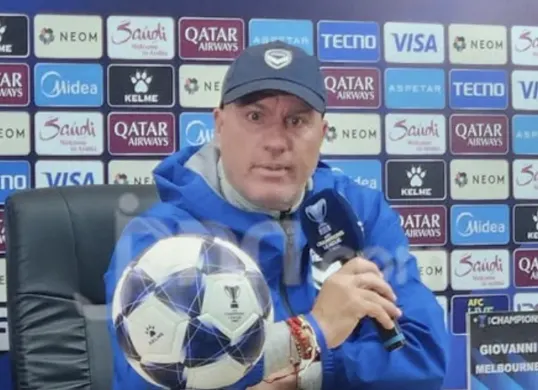Pelatih Melbourne Victory FC, Giovanni Savarese, mengakui efektivitas Persib Bandung setelah timnya kalah 0-2 dari Maung Bandung dalam pertandingan AFC Champions League Two di Stadion Si Jalak Harupat. (Sumber: Instagram)