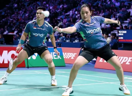Pasangan pebulutangkis Amri Syahnawi/Nita Violina Marwah akan menghadapi rekan senegaranya di babak 16 besar Hylo Open 2026. (Sumber: Instagram/@badminton.ina)