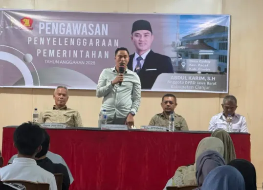 Anggota DPRD Provinsi Jawa Barat, Abdul Karim, menegaskan komitmennya untuk mengawal pembangunan di Desa Gadog, Kecamatan Pacet, Kabupaten Cianjur. Senin (10/8). (Sumber: Istimewa)