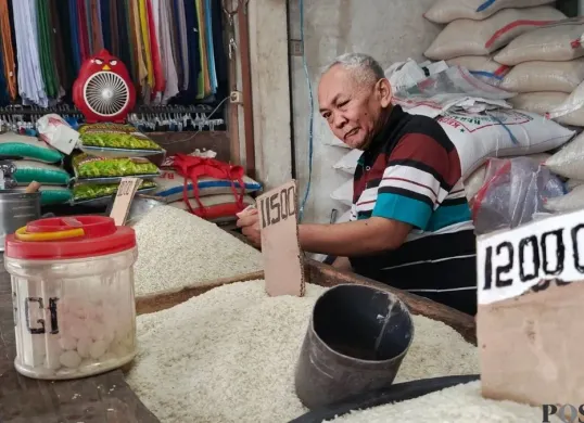Aktivitas niaga di pasar tradisional Ciseeng, Kabupaten Bogor, Jawa Barat, Selasa, 1 September 2026. (Sumber: Poskota/Ali Mansur)
