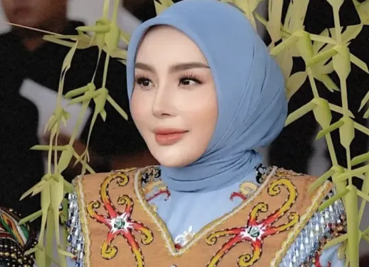 Aisyah Thisia Halijam, istri Gubernur Kalimantan Tengah Agustiar Sabran, yang kembali menjadi perhatian publik setelah kehidupan keluarganya ramai dibicarakan. (Sumber: Instagram)