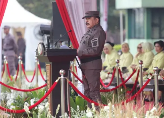 Jaksa Agung Sanitiar Burhanuddin saat menjadi inspektur upacara peringatan Hari Lahir ke-81 Kejaksaan Republik Indonesia di Balai Diklat Kejaksaan Ragunan, Jakarta Selatan, Rabu, 2 September 2026. (Sumber: Kejagung)
