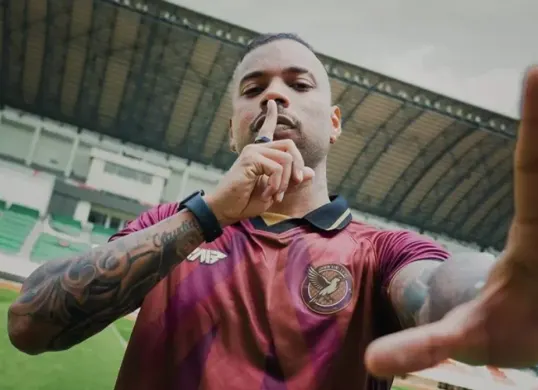 Gustavo Almeida resmi bergabung dengan Java United FC untuk memperkuat lini depan pada BRI Super League 2026/2027. (Sumber: Java United FC)