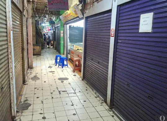 Beberapa kios di Pasar Tradisional Pondok Labu, Jakarta Selatan, tutup, Kamis, 3 September 2026. (Sumber: Poskota/Angga Pahlevi)