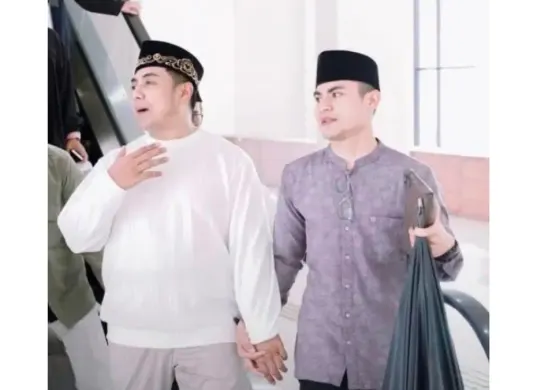 Foto Ustaz Riza Muhammad yang diduga memperlihatkan dirinya bersama seorang pria hingga muncul isu orientasi seksual. (Sumber: X/@alayy)