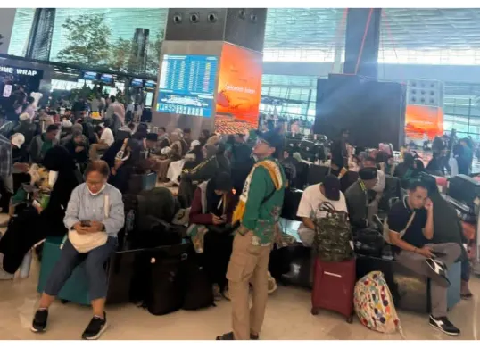 Operasional penerbangan di Bandara Internasional Soekarno-Hatta (Soetta), Tangerang, Banten, mengalami penutupan sementara hingga Minggu siang, 6 September 2026 (Sumber: X/@bismillahyuk_)