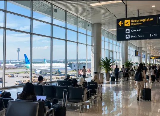 Bandara Internasional Soekarno-Hatta kembali membuka operasional penerbangan mulai hari ini, Selasa, 8 September 2026. (Sumber: ChatGPT)