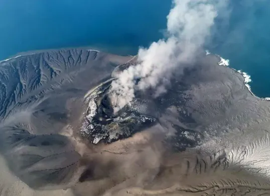 Erupsi Gunung Anak Krakatau masih berlangsung hingga hari ini, Selasa, 8 September 2026 pagi. (Sumber: Dok. Kementerian ESDM)