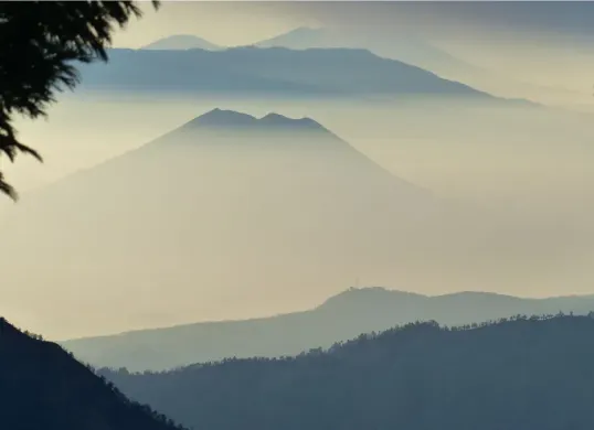 Ilustrasi erupsi gunung. (Sumber: Pixabay/jovanel)