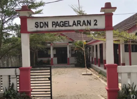 Suasana salah sebuah SD di Kabupaten Pandeglang sepi dari aktivitas selama penerapan sistem PJJ. (Sumber: Poskota/Samsul Fatoni)