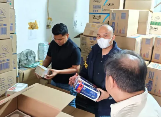 Polda Metro Jaya melakukan pengecekan ketersediaan dan harga masker di sejumlah pelaku usaha pada 8-9 September 2026. (Sumber: Polda Metro Jaya)