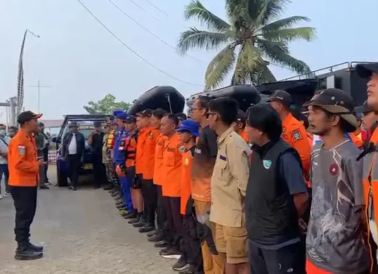 Tim SAR Gabungan memperluas area pencarian delapan orang yang masih hilang setelah speed boat yang mereka tumpangi dilaporkan hilang kontak di Perairan Selat Sunda, Kabupaten Pandeglang, Banten. (Sumber: Dok. Istimewa)