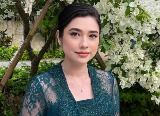 Agama Amanda Rigby jadi sorotan warganet di tengah kabar rencana pernikahan dengan Andre Taulany. (Sumber: Instagram/@amandarigby6)