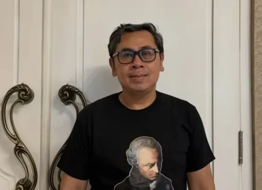 Yustinus Prastowo menjadi perhatian setelah memberikan respons terhadap pergantian Menteri Keuangan dari Purbaya Yudhi Sadewa ke Suahasil Nazara. (Sumber: Facebook/@Yustinus Prastowo)
