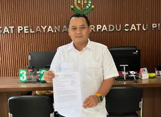 Tim Kuasa Hukum UIN Jakarta, Alwanih mendatangi Kejati Banten. (Sumber: UIN Syarif Hidayatullah Jakarta)