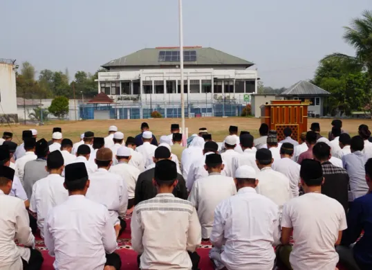 Pelaksanaan Salat Istisqa di Rutan Kelas I Tangerang. (Sumber: Pos Kota/ Veronica)