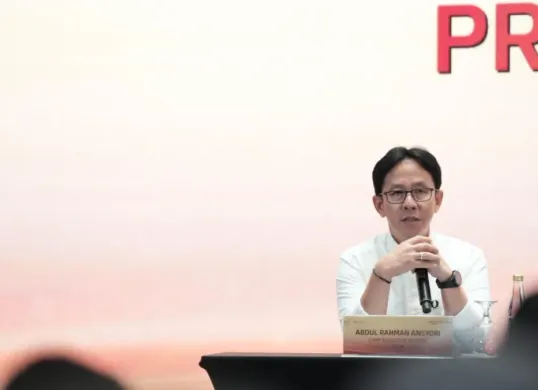 Chief Executive Officer Telin Abdul Rahman Ansyori menyampaikan komitmen Telin dalam mendorong keberlanjutan pada BATIC 2026 di Nusa Dua, Bali. (Sumber: Telkom)