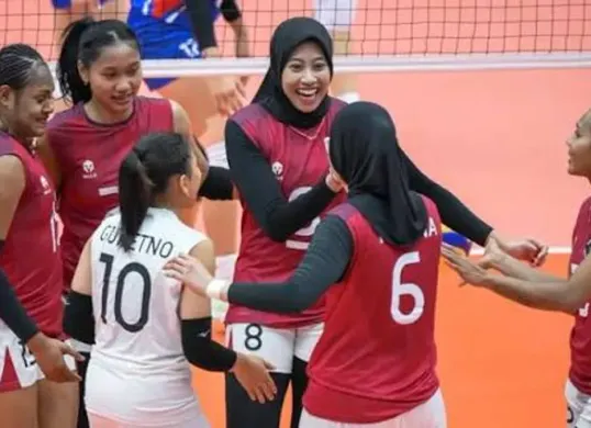Timnas voli putri Indonesia bersiap menghadapi Thailand pada perempat final Asian Games 2026 di Park Arena Komaki, Aichi, Jepang, Minggu (20/9/2026). (Sumber: Instagram/@indonesian_volleyball)